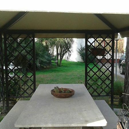 לינה וארוחת בוקר סן קטאלדו Casina Delle Arti מראה חיצוני תמונה