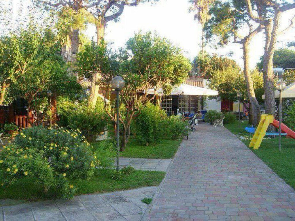 לינה וארוחת בוקר סן קטאלדו Casina Delle Arti מראה חיצוני תמונה